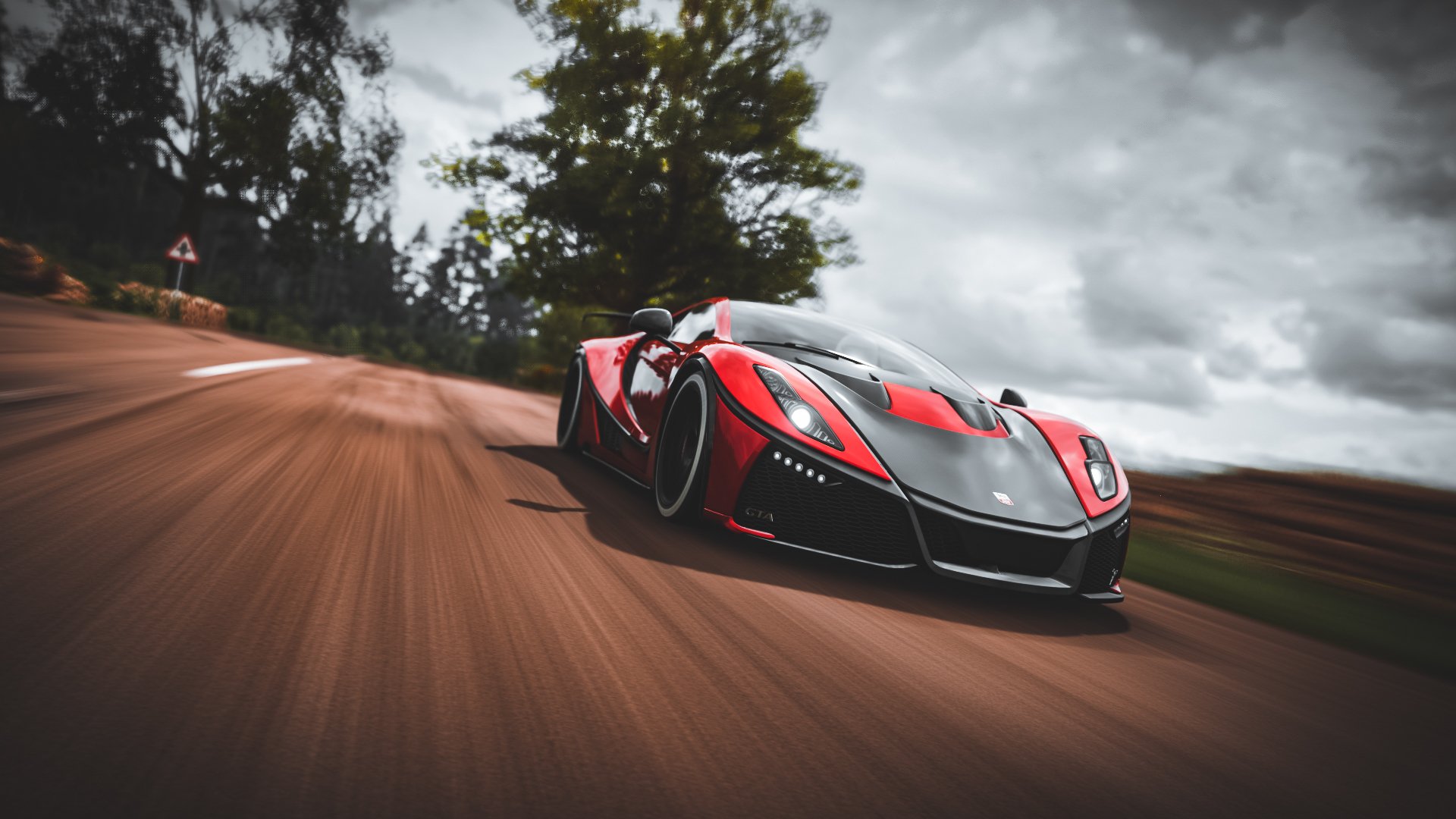 “速度与力量的完美融合，高新区全民健身馆壁球赛场上演极速反应”